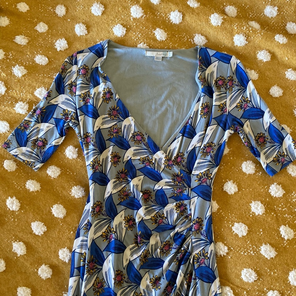 BODEN Faux Wrap Floral blue and white size 2 midi dress